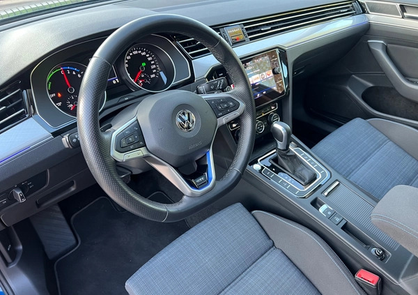 Volkswagen Passat cena 92500 przebieg: 65000, rok produkcji 2020 z Ciężkowice małe 781